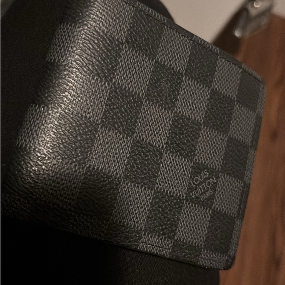 Louis Vuitton Wallet(SEND BEST OFFER) - Picture 1 of 3